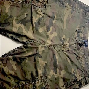 Gap camouflage short